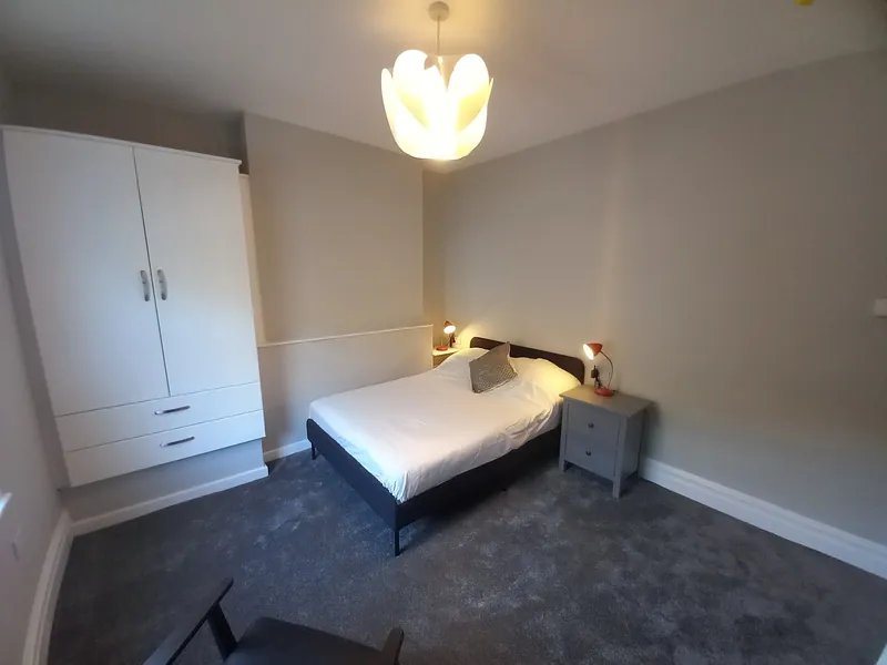 The Residence Dartmouth - Room 2 (En-Suite) Detail #03