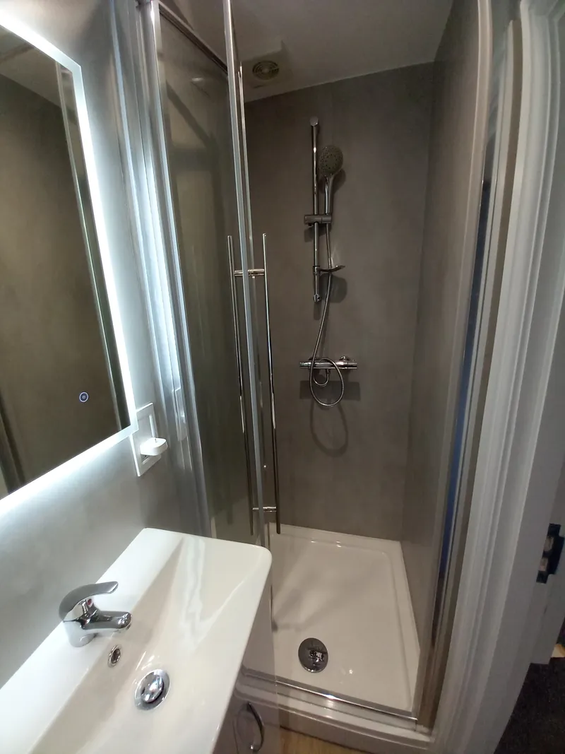 Room 5 En-Suite