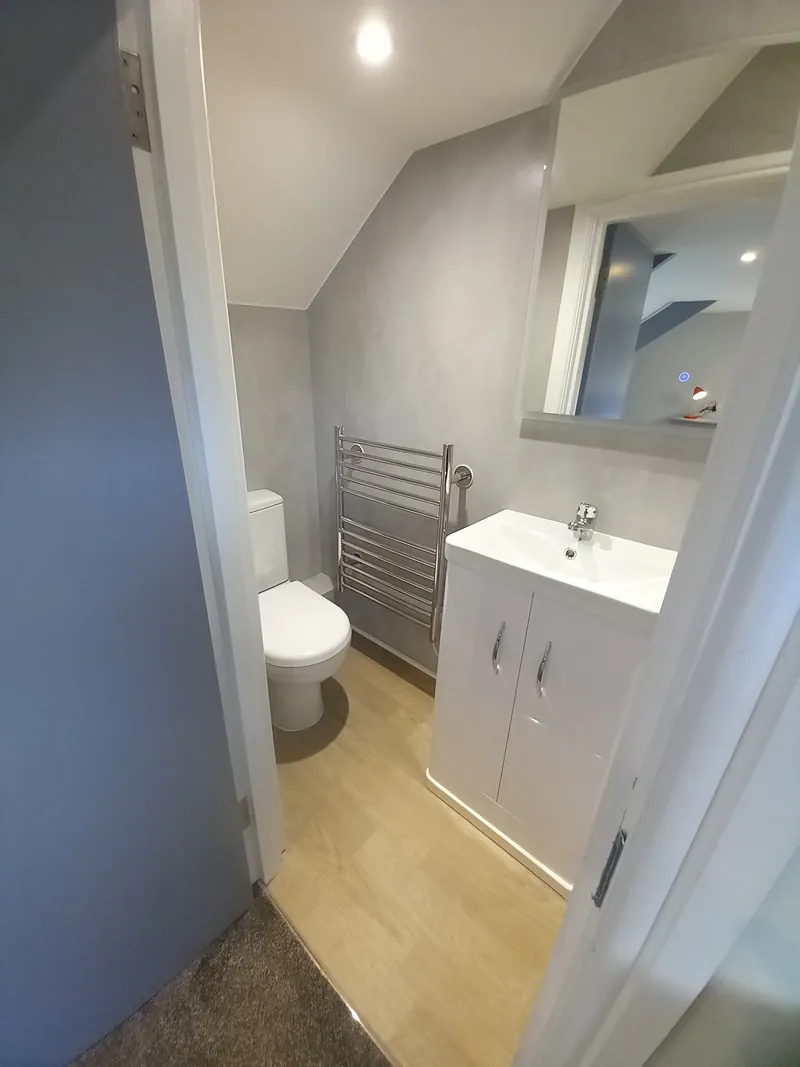 The Residence Dartmouth - Room 5 (En-Suite) Detail #06